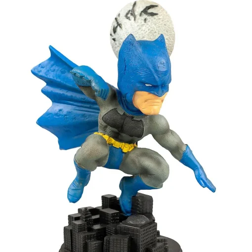 Exclusive Batman Bobblehead Features Batman's Superhero Pose 8" Resin Design